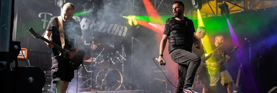 Die Bandmitglieder von Nobelum.