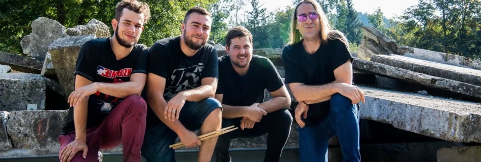 Dieses Bild zeigt die Bandmitglieder von der Punk / Skatepunk Band Protactinium.